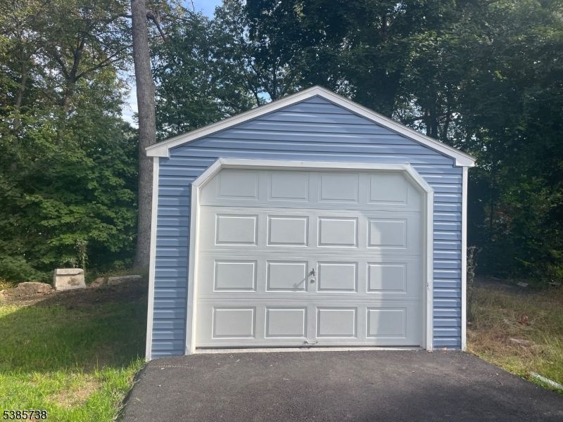 Detached Garage, Exterior