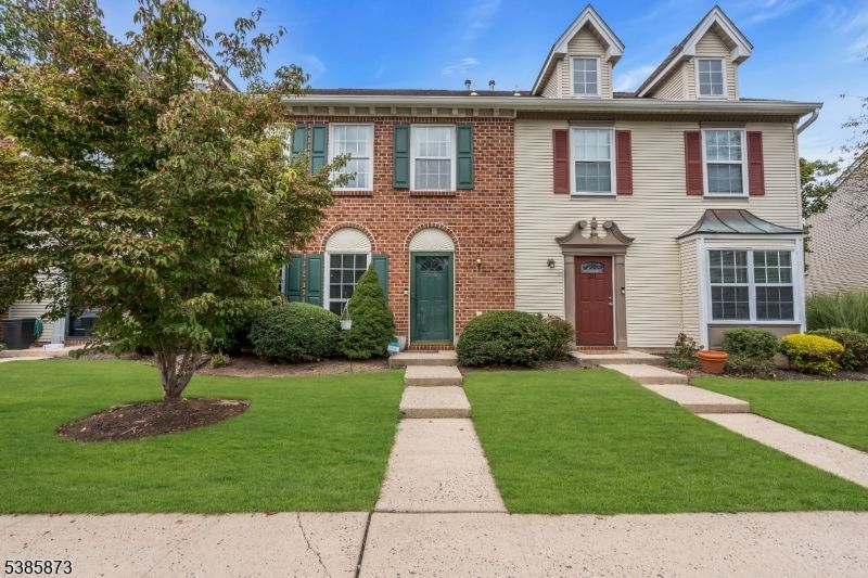 Exterior, Facade, Brick Facade, Georgian