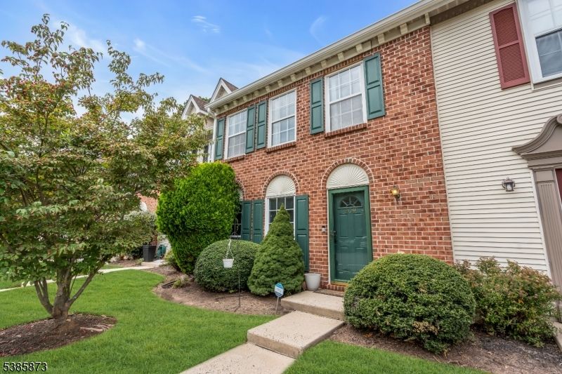 Exterior, Facade, Brick Facade, Rowhouse