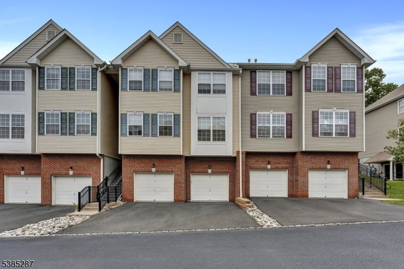 Attached, Exterior, Facade, Brick Facade, Rowhouse