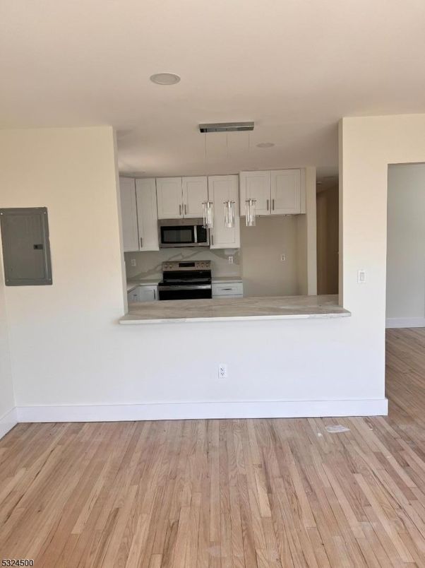 Interior, Kitchen, Pendant Lights, Wood Texture Flooring