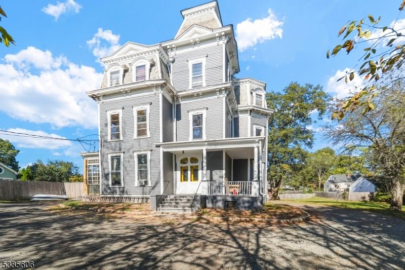 Exterior, Facade, Queen Anne Victorian