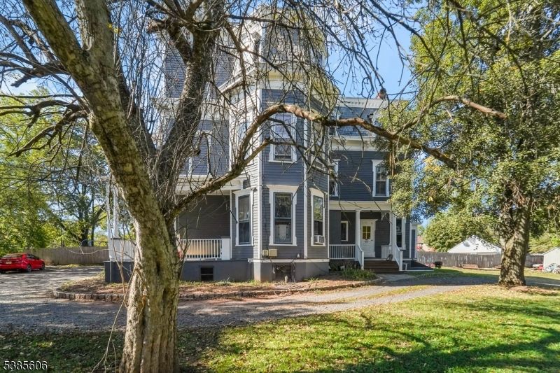 Backyard, Exterior, Facade, Queen Anne Victorian