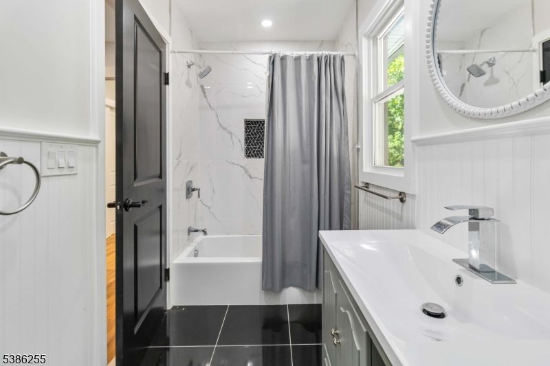 Bathroom, Interior, Marble Walls, Recessed Lighting