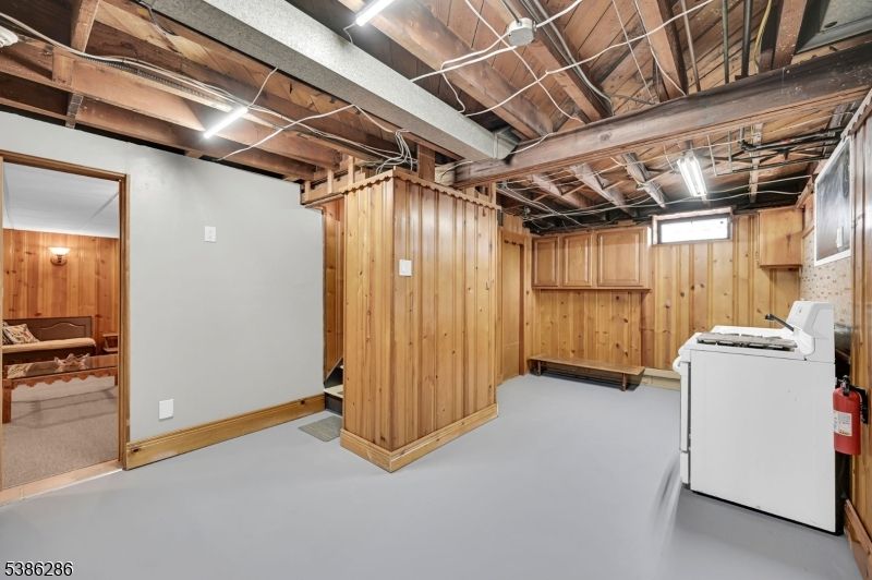 Interior, Washer, Wooden Beams, Wooden Ceilings, Wooden Walls