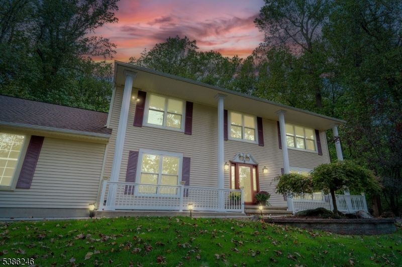 Exterior, Facade, Raised Ranch