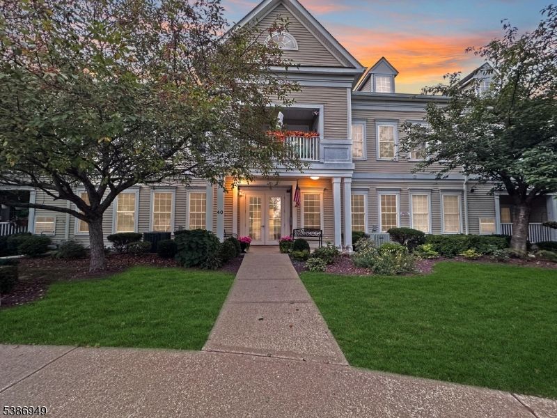 Exterior, Facade, Queen Anne Victorian