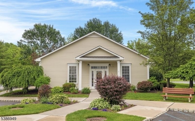 Exterior, Facade, American Craftsman