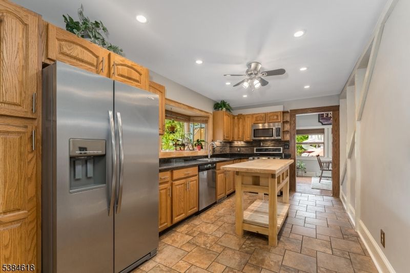 Dining room, Interior, Kitchen, Recessed Lighting, Stainless Steel Appliances