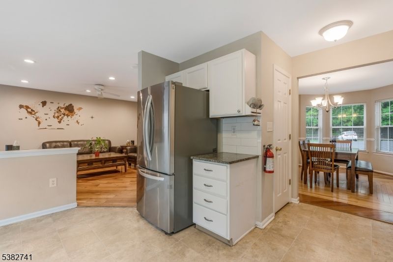Chandelier, Dining room, Interior, Kitchen, Recessed Lighting, Wood Texture Flooring