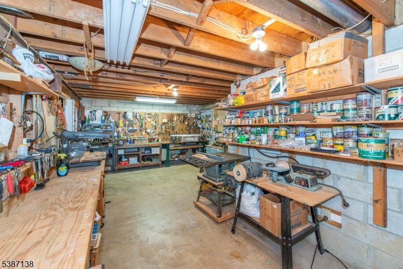 Garage, Interior, Wooden Beams, Wooden Ceilings