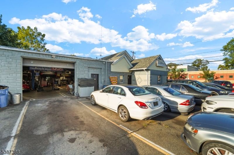 Detached Garage, Exterior