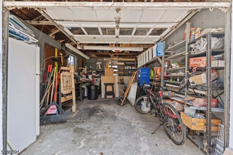 Garage, Interior