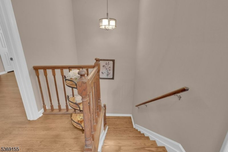 Interior, Pendant Lights, Wood Texture Flooring