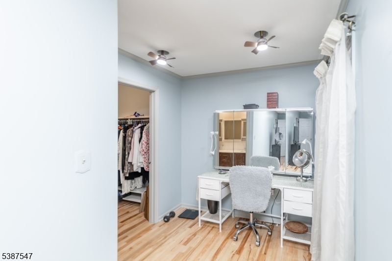 Home Office, Interior, Walk-in Closets, Wood Texture Flooring