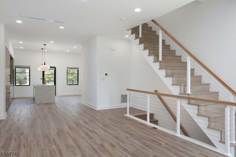 Interior, Pendant Lights, Recessed Lighting, Wood Texture Flooring