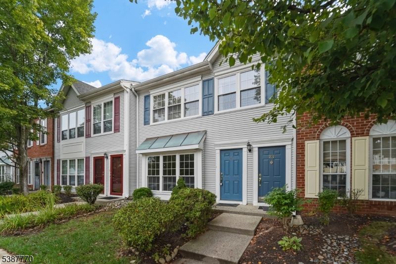 Exterior, Facade, Brick Facade, Rowhouse