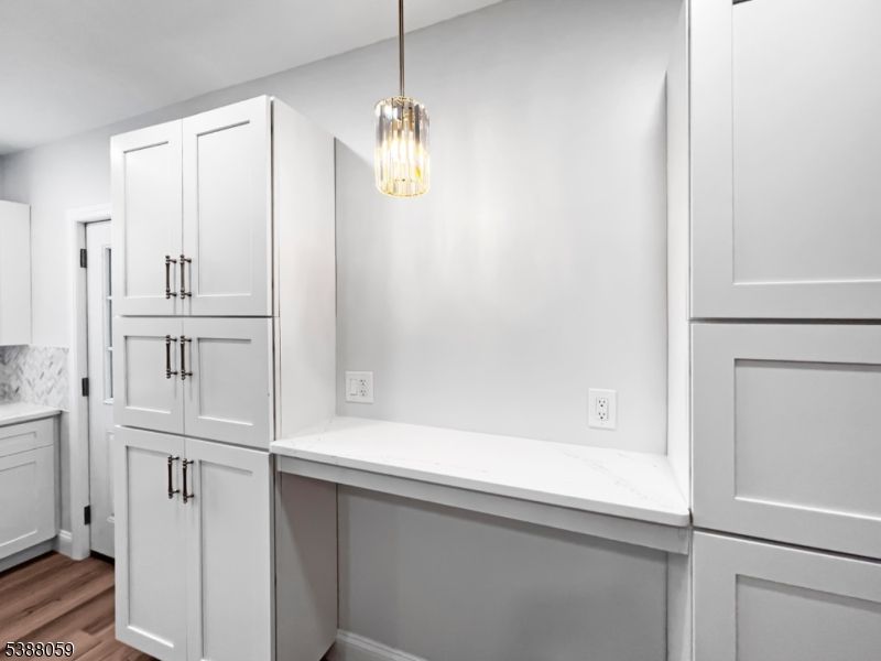 Interior, Pendant Lights, Wood Texture Flooring