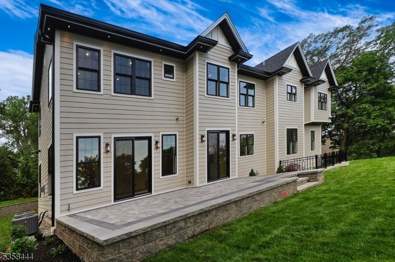 Backyard, Exterior, Facade, Rowhouse