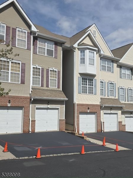 Attached, Exterior, Facade, Brick Facade, Rowhouse