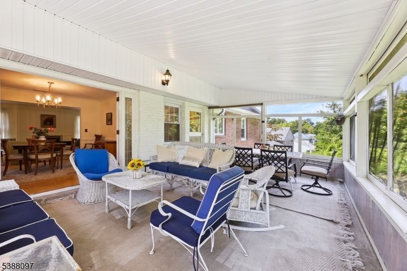 Chandelier, Dining room, Interior, Living room
