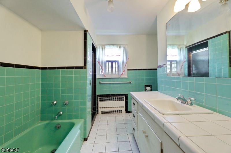 Bathroom, Interior, Tile Countertops