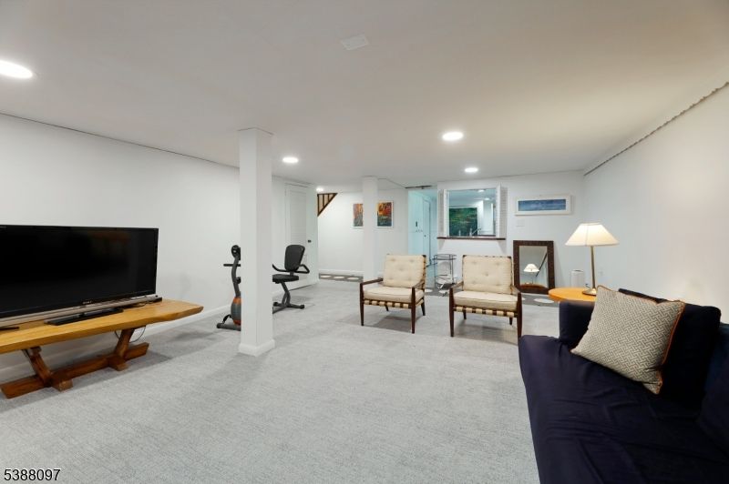 Fitness Equipment, Interior, Living room, Recessed Lighting