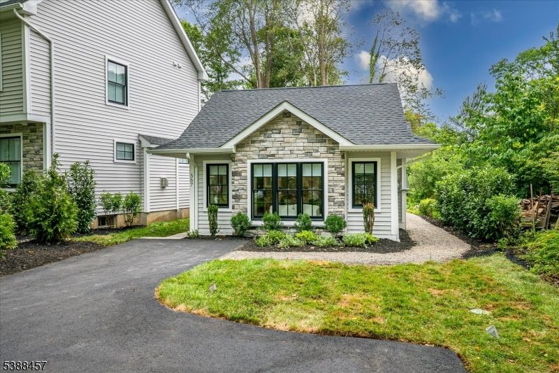 Exterior, Facade, Farmhouse