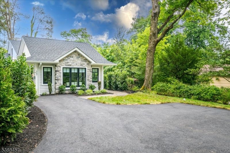 Backyard, Exterior, Facade, Cape Cod