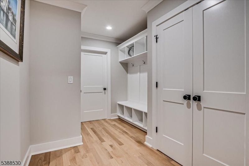 Interior, Recessed Lighting, Walk-in Closets, Wood Texture Flooring