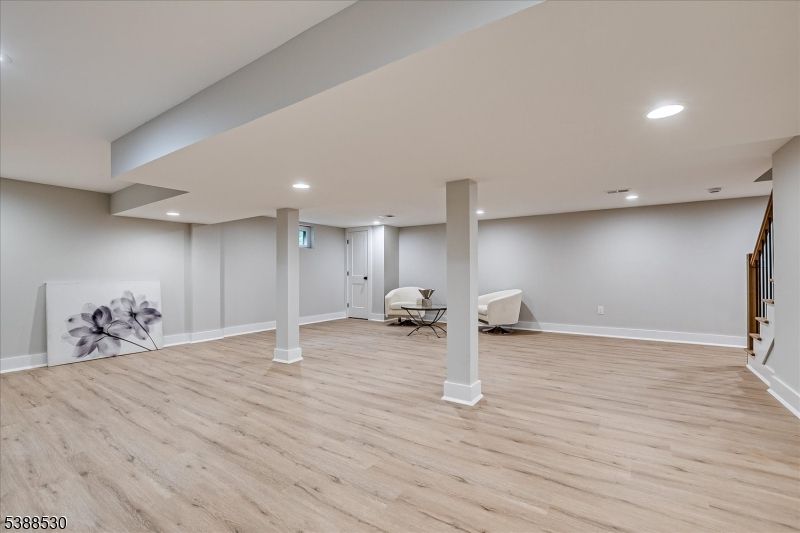 Interior, Recessed Lighting, Wood Texture Flooring