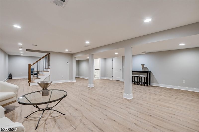 Interior, Recessed Lighting, Wood Texture Flooring