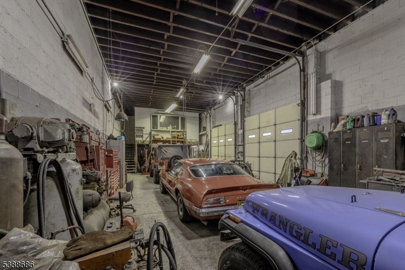 Garage, Interior, Stone Walls