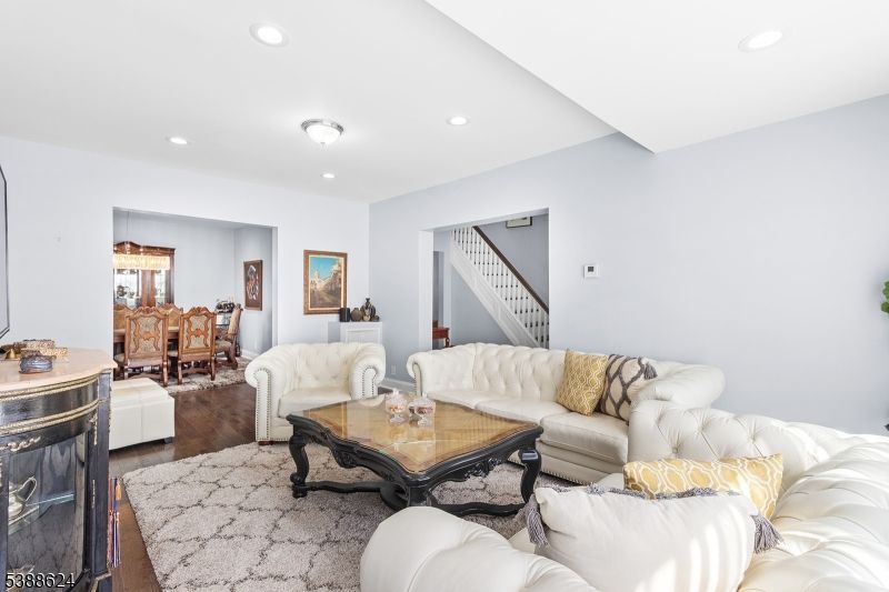 Dining room, Interior, Living room, Recessed Lighting, Wood Texture Flooring