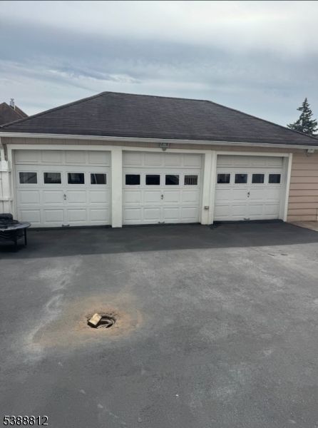 Detached Garage, Exterior