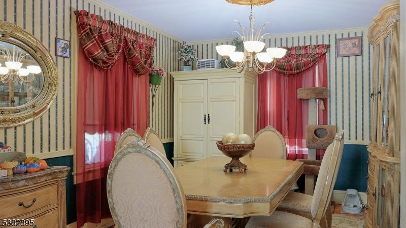 Chandelier, Dining room, Interior