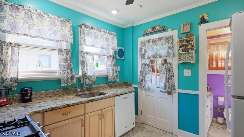 Interior, Kitchen, Recessed Lighting