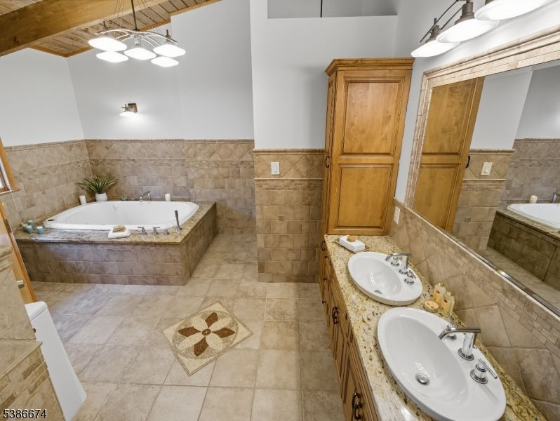 Bathroom, Dual Sink Vanities, Interior, Pendant Lights