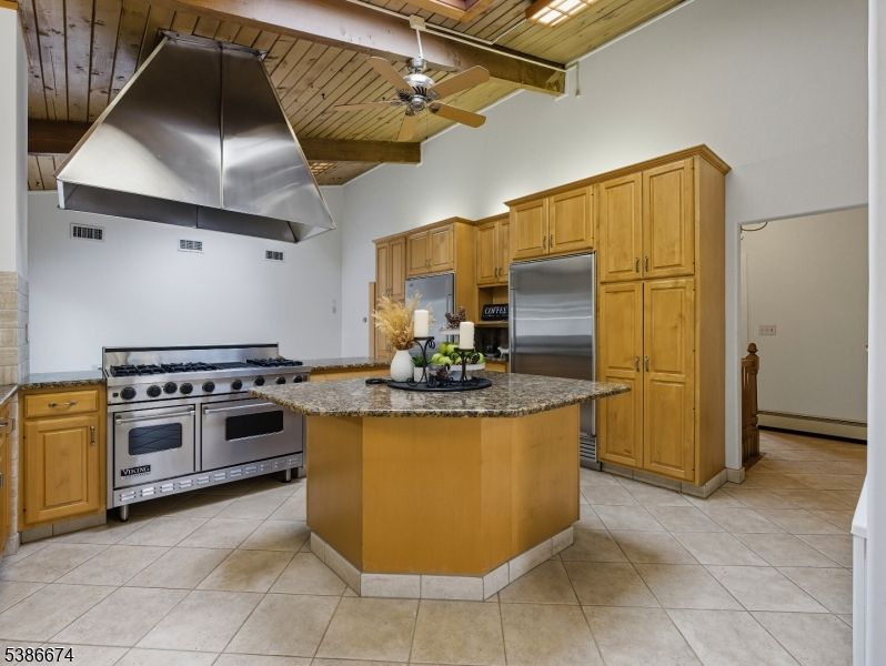 Interior, Kitchen, Stainless Steel Appliances, Wooden Beams, Wooden Ceilings