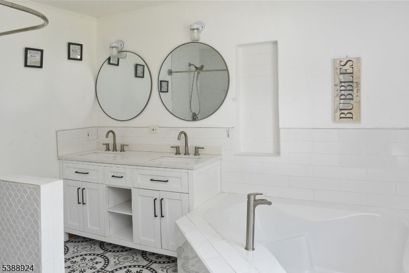 Bathroom, Dual Sink Vanities, Interior