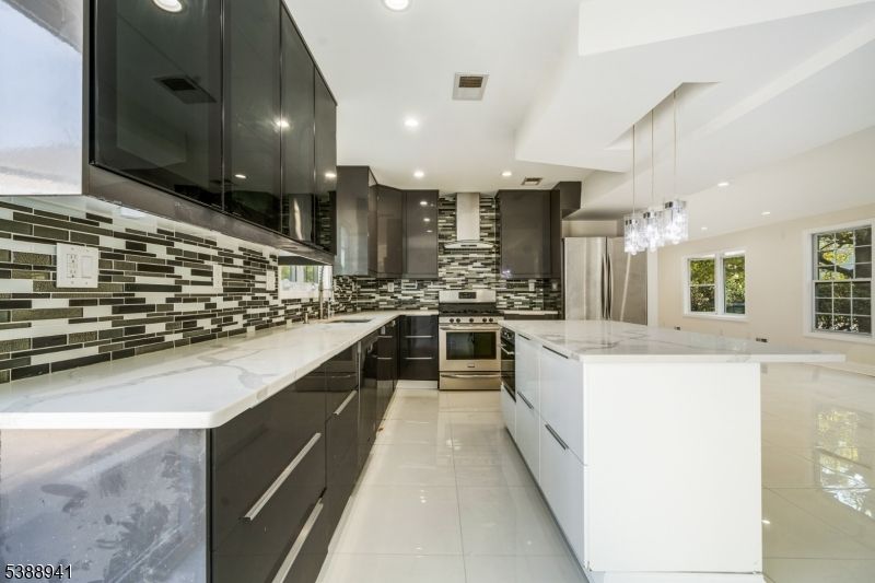 Interior, Kitchen, Pendant Lights, Recessed Lighting, Stainless Steel Appliances