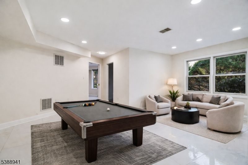 Billiard Table, Game Room, Interior, Living room, Recessed Lighting