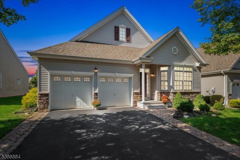 Attached, Exterior, Facade, Farmhouse