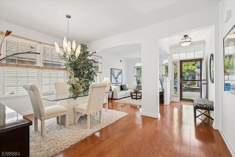 Chandelier, Dining room, Interior, Living room, Pendant Lights, Wood Texture Flooring