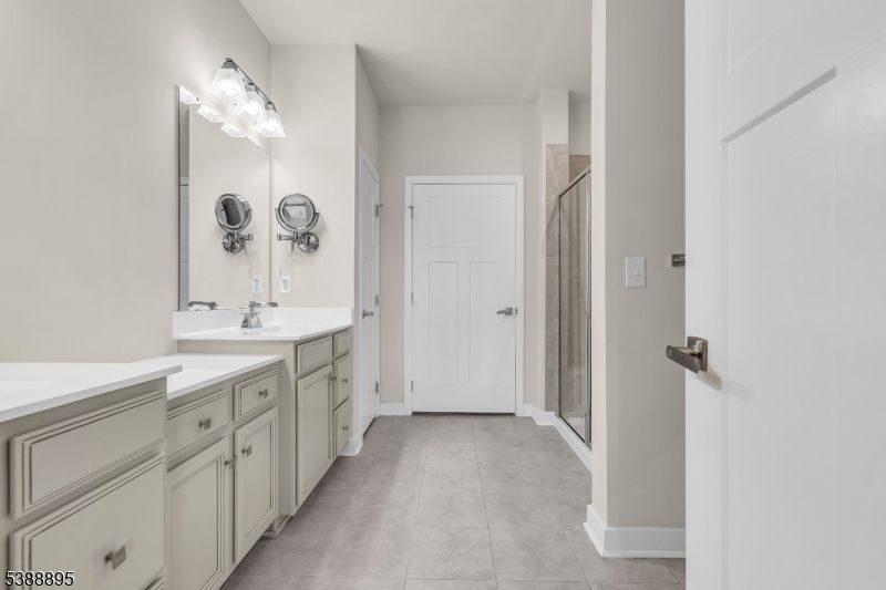 Bathroom, Dual Sink Vanities, Interior
