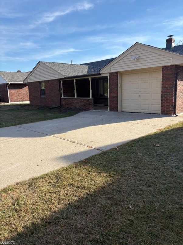 Attached, Exterior, Facade, Brick Facade, Ranch