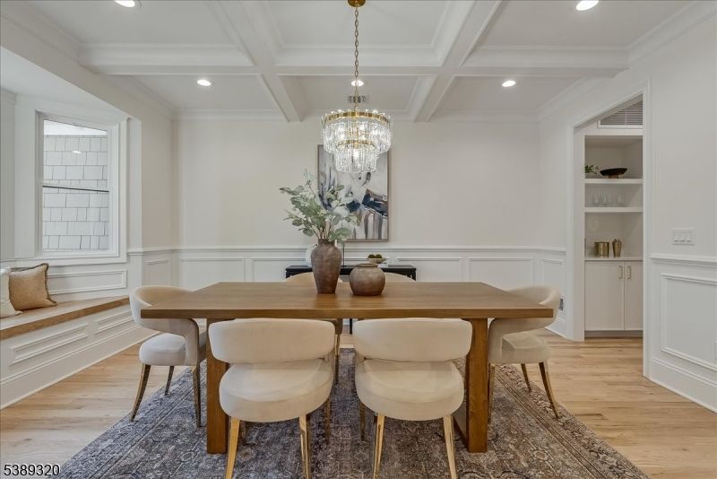 Chandelier, Dining room, Interior, Recessed Lighting, Wood Texture Flooring