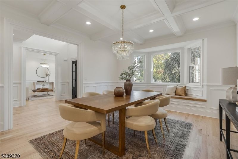 Chandelier, Dining room, Interior, Recessed Lighting, Wood Texture Flooring