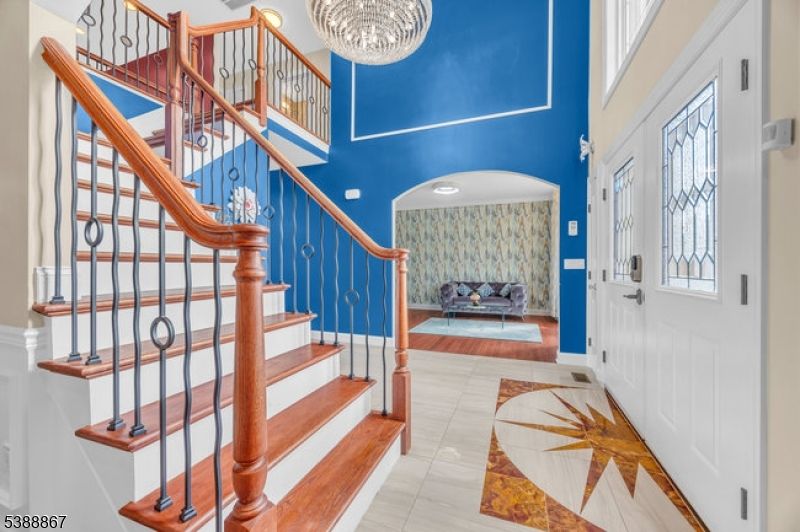 Chandelier, Interior