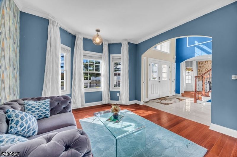 Interior, Living room, Pendant Lights, Wood Texture Flooring